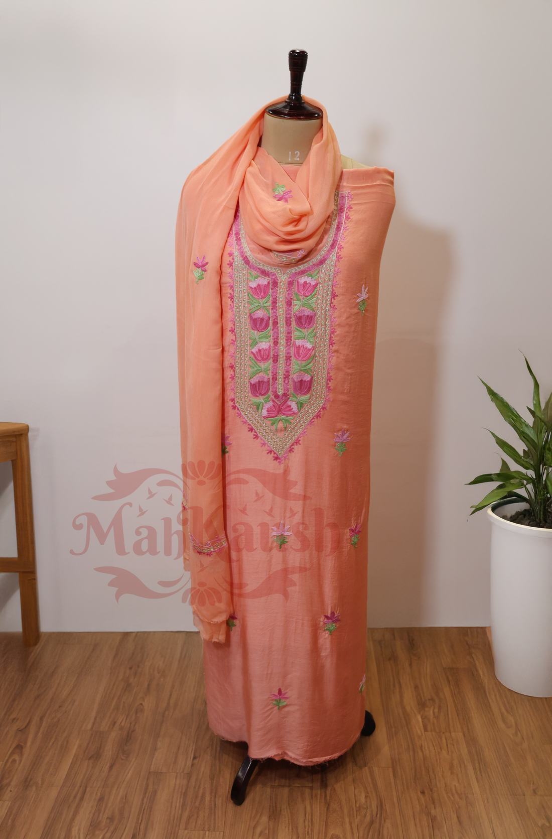 Unstitched Pure Muslin Kashmiri Aari Embroidery Suit (Peach)