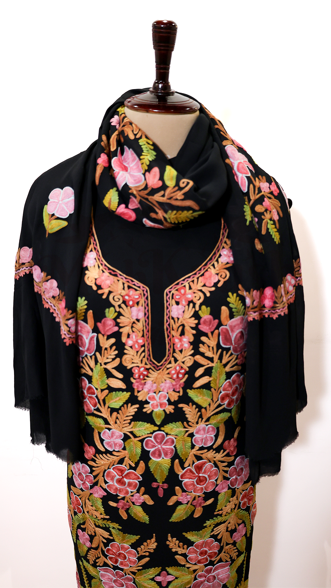 Pure Georgette Kashmiri Aari Embroidery Suit Unstitched (Black)