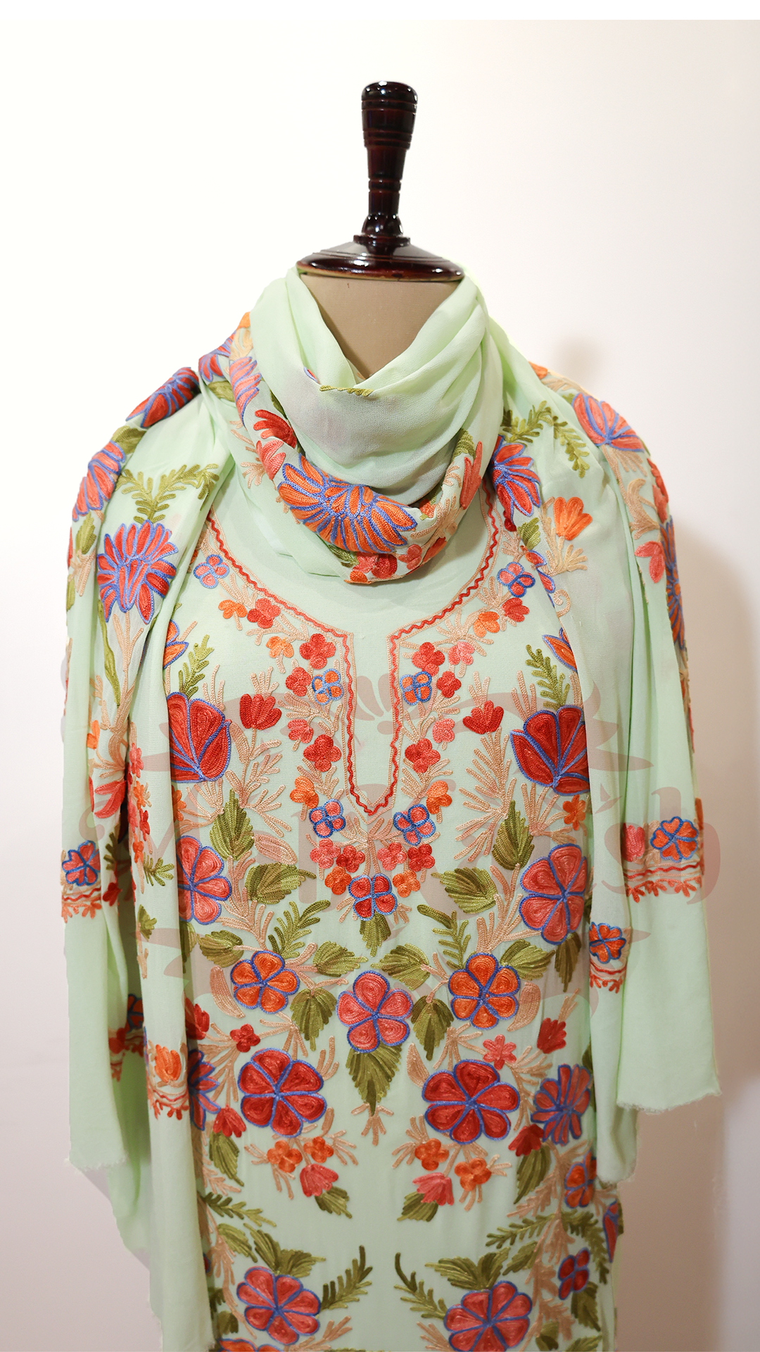 Pure Georgette Kashmiri Aari Embroidery Suit Unstitched (Green)
