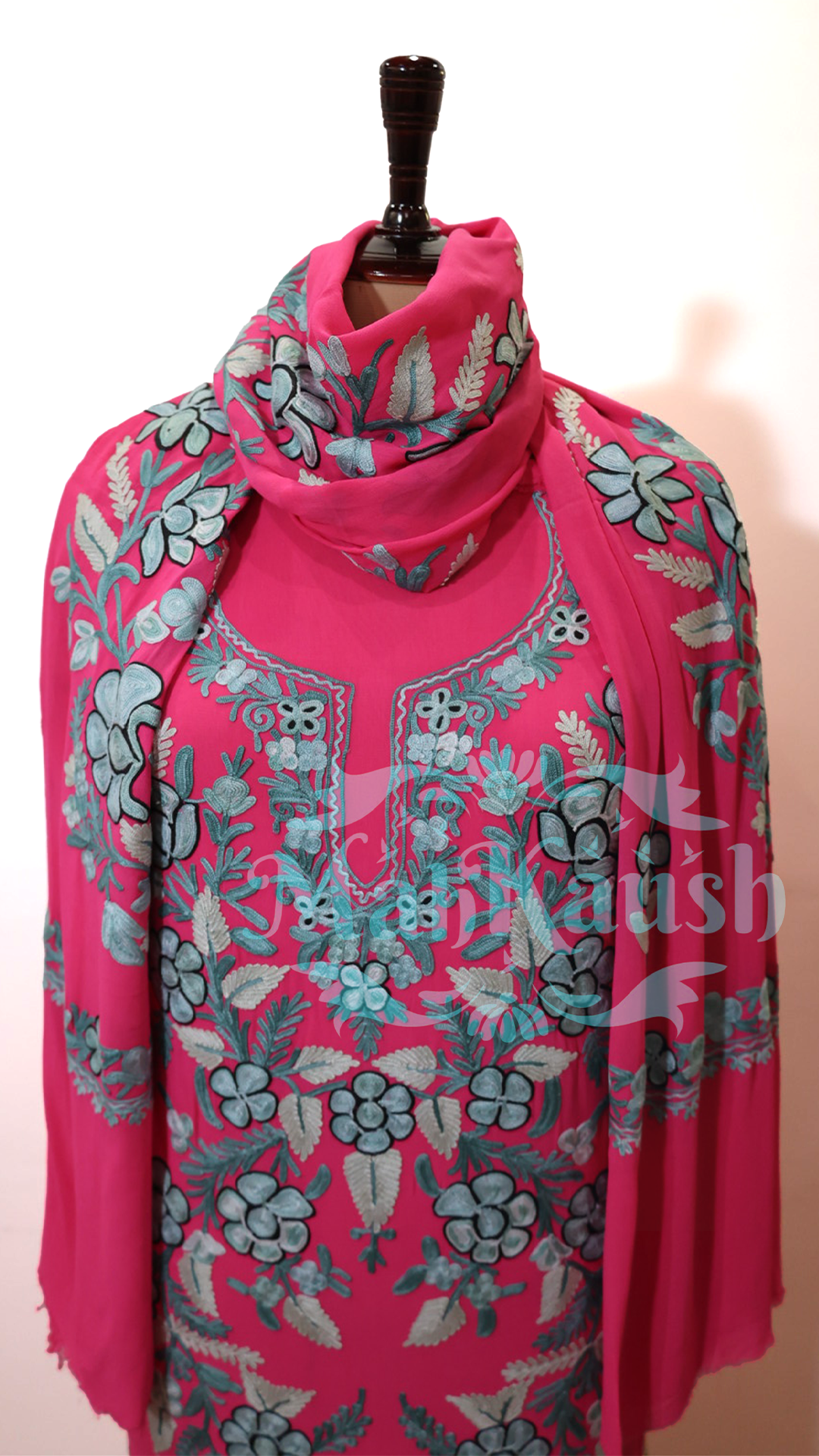 Pure Georgette Kashmiri Aari Embroidery Suit Unstitched (Pink)