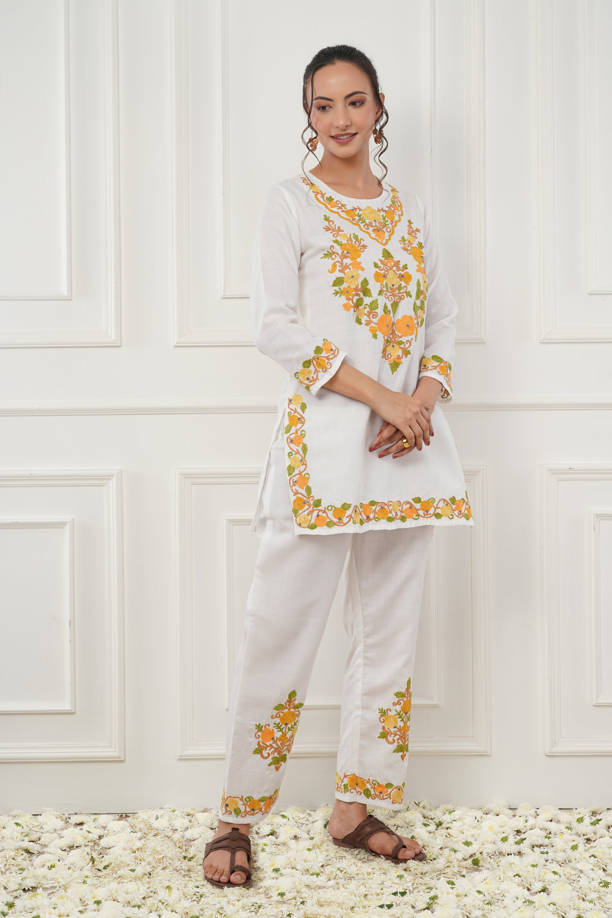 Kashmiri Short Kurti Set-(white)