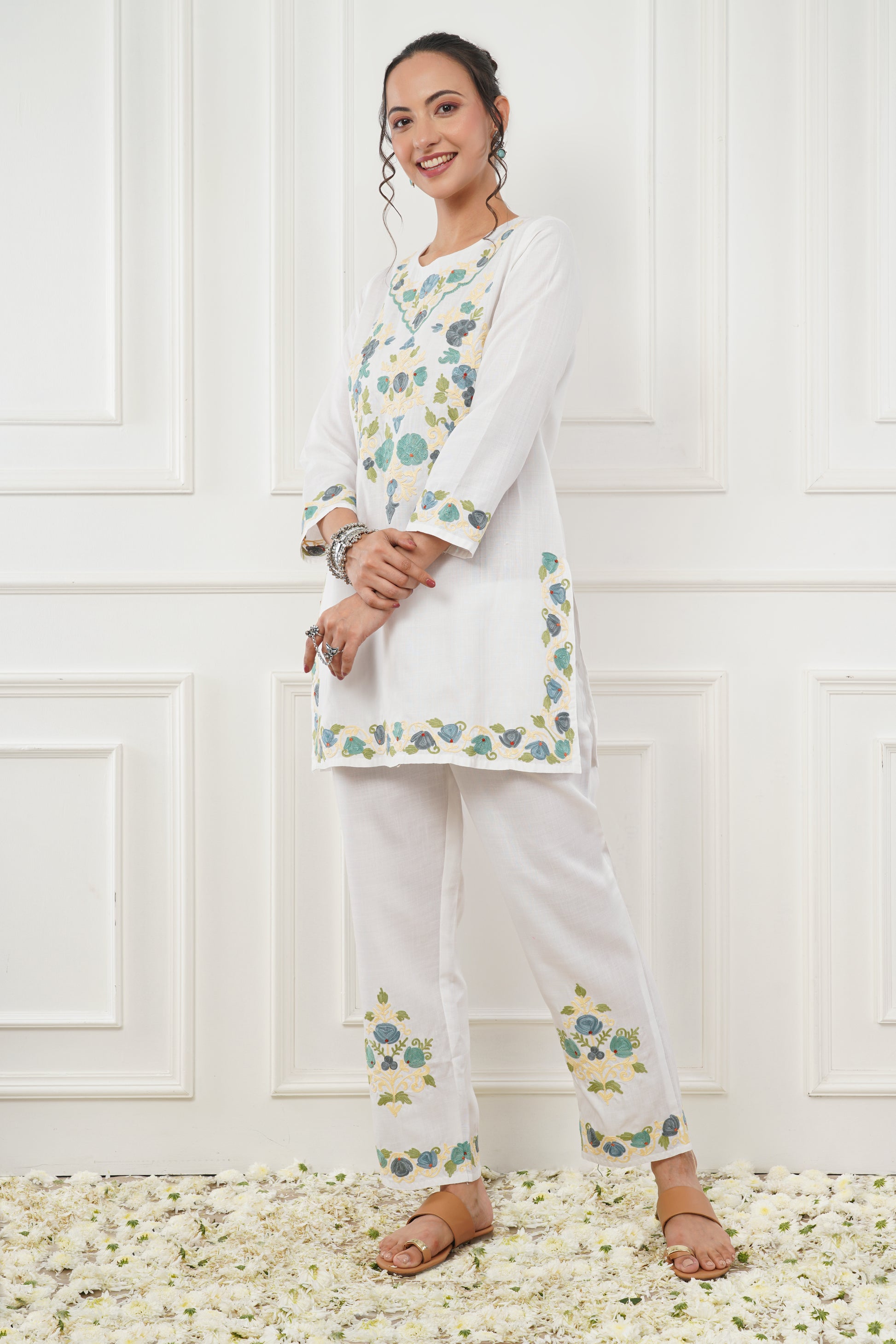 Kashmiri Short Kurti Set-(white)