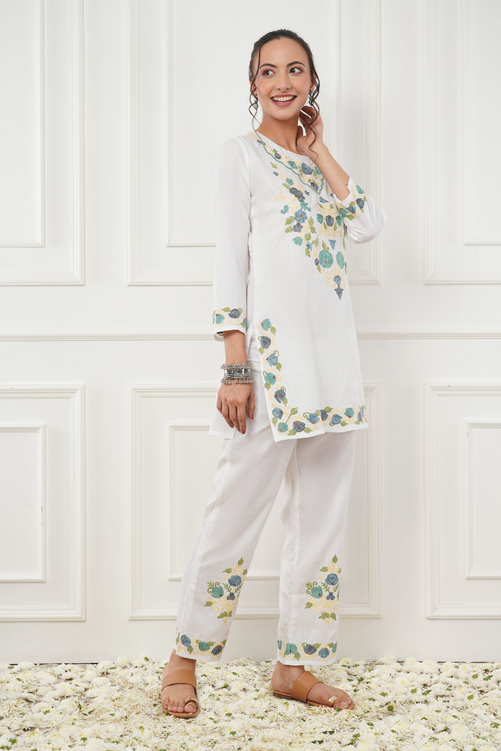 Kashmiri Short Kurti Set-(white)