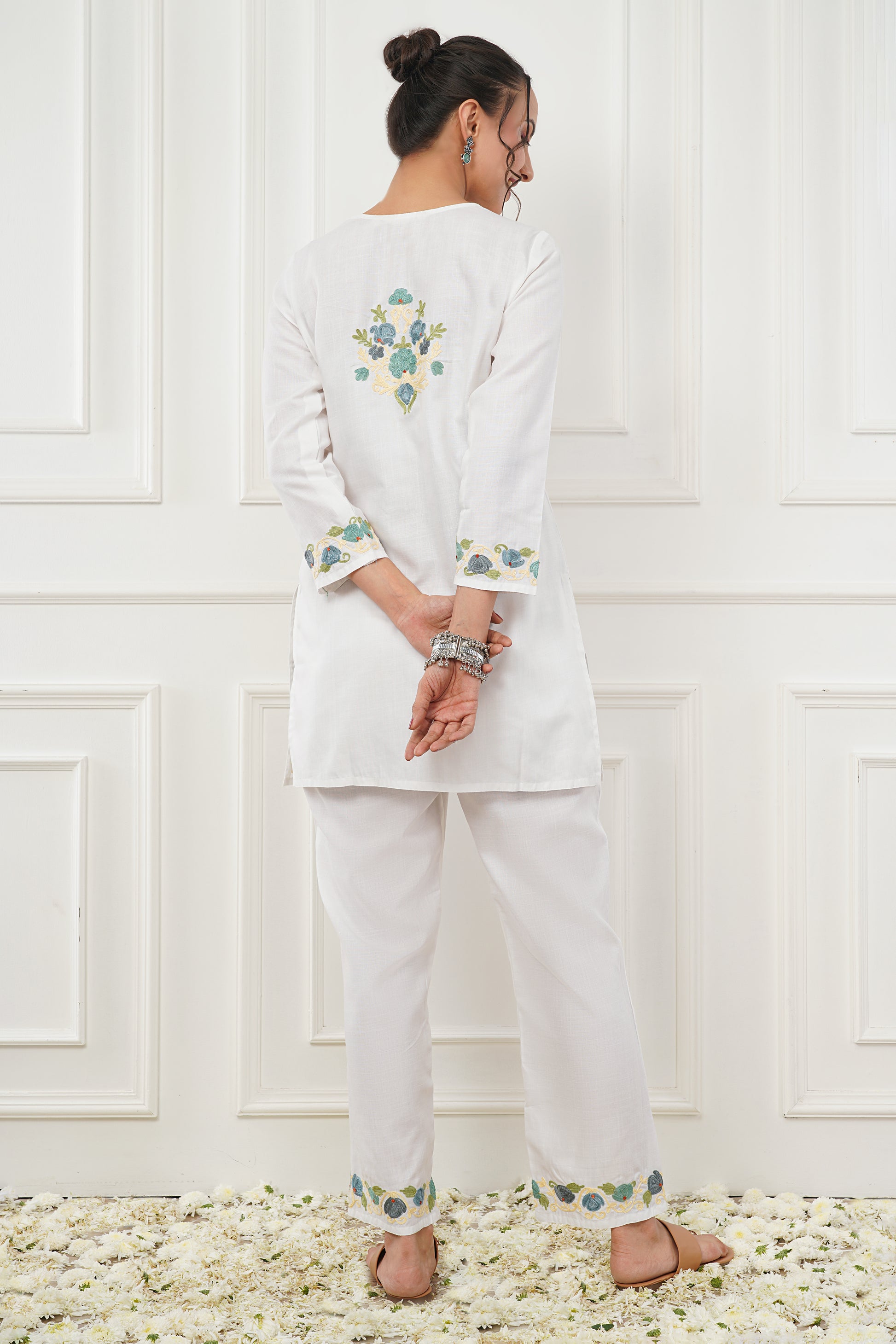 Kashmiri Short Kurti Set-(white)