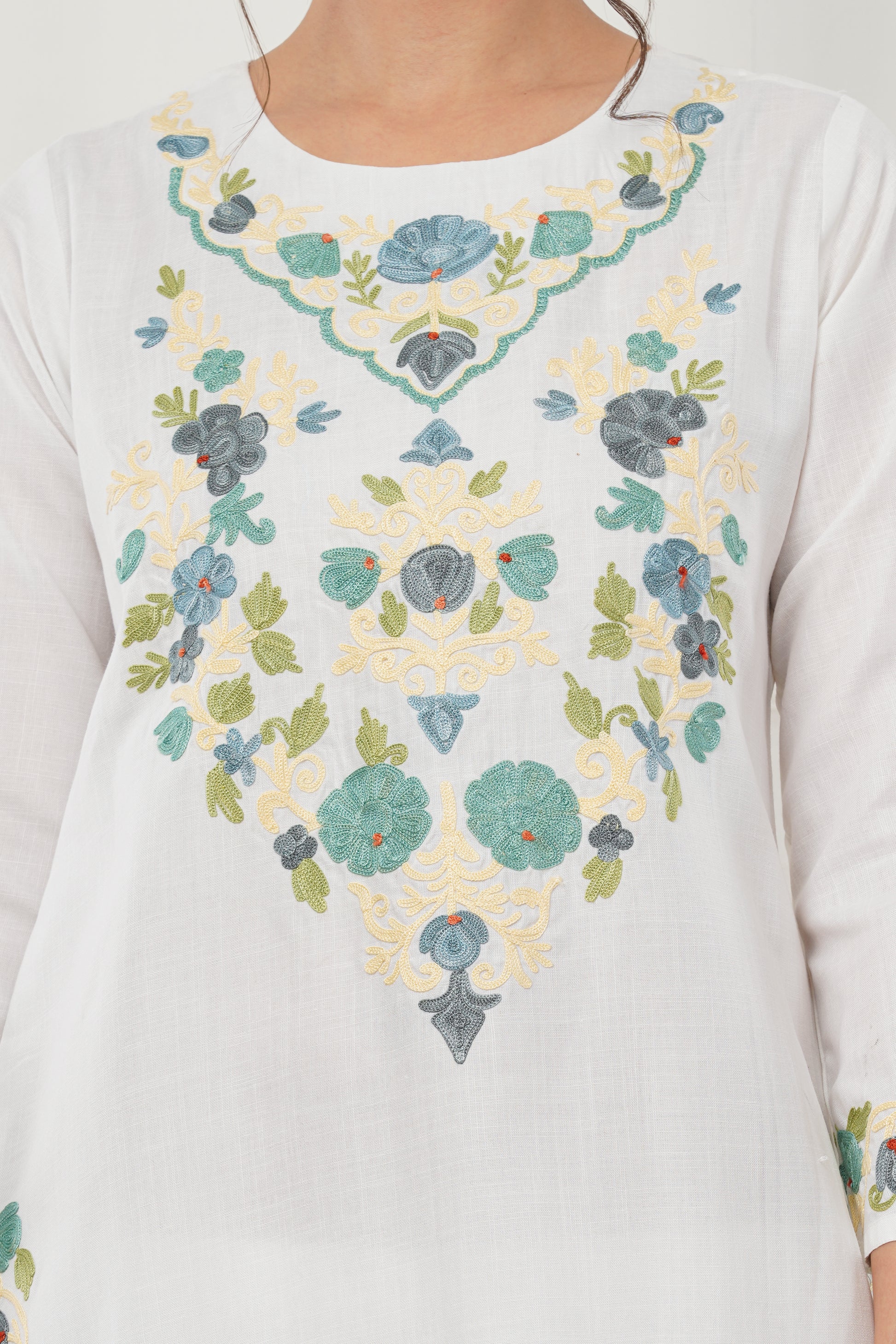 Kashmiri Short Kurti Set-(white)