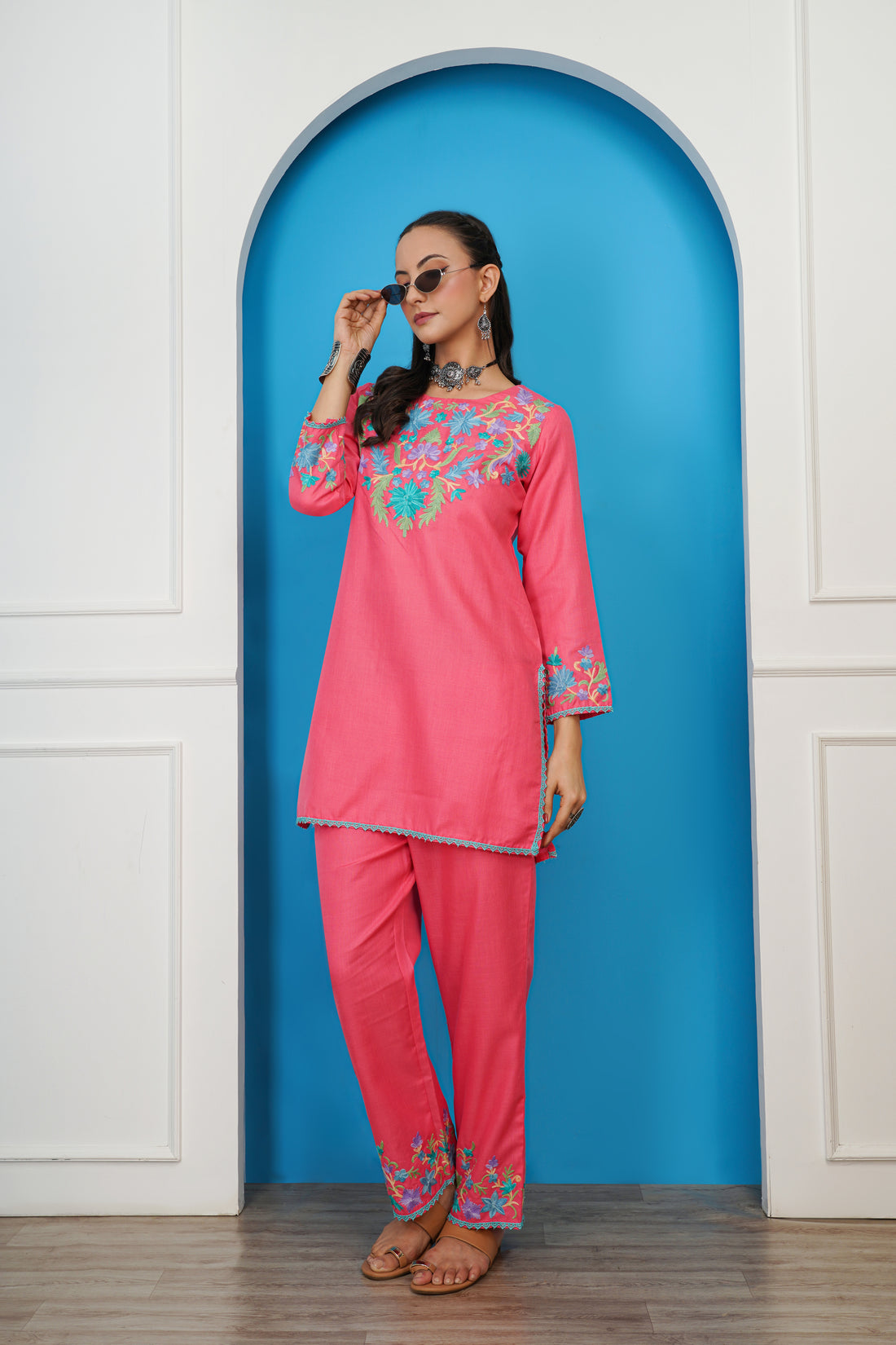 Kashmiri Short Kurti Set-(Pink)