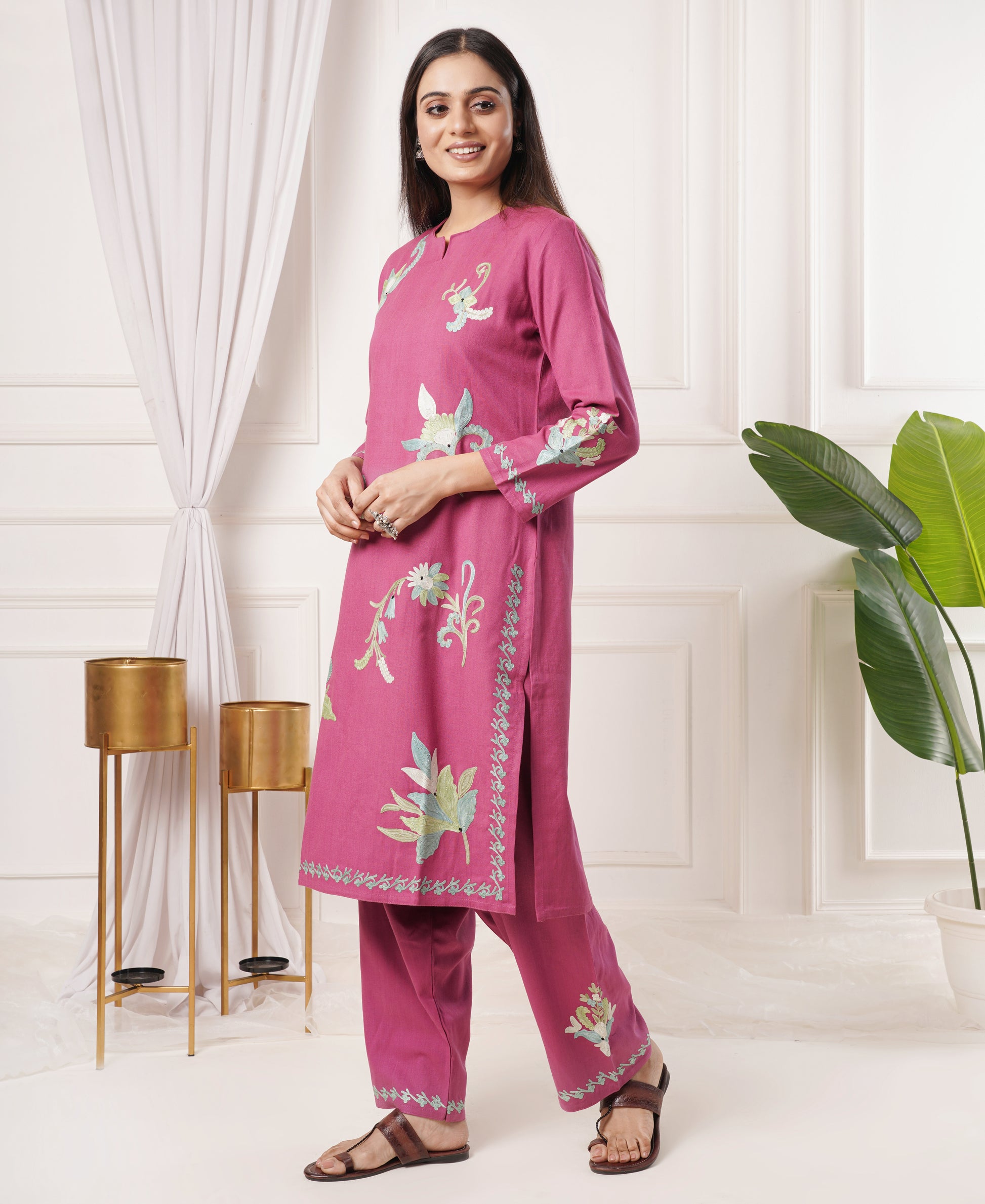 Pure Acro Wool Kashmiri Aari Embroidery Kurti & Pant Set (Pink)