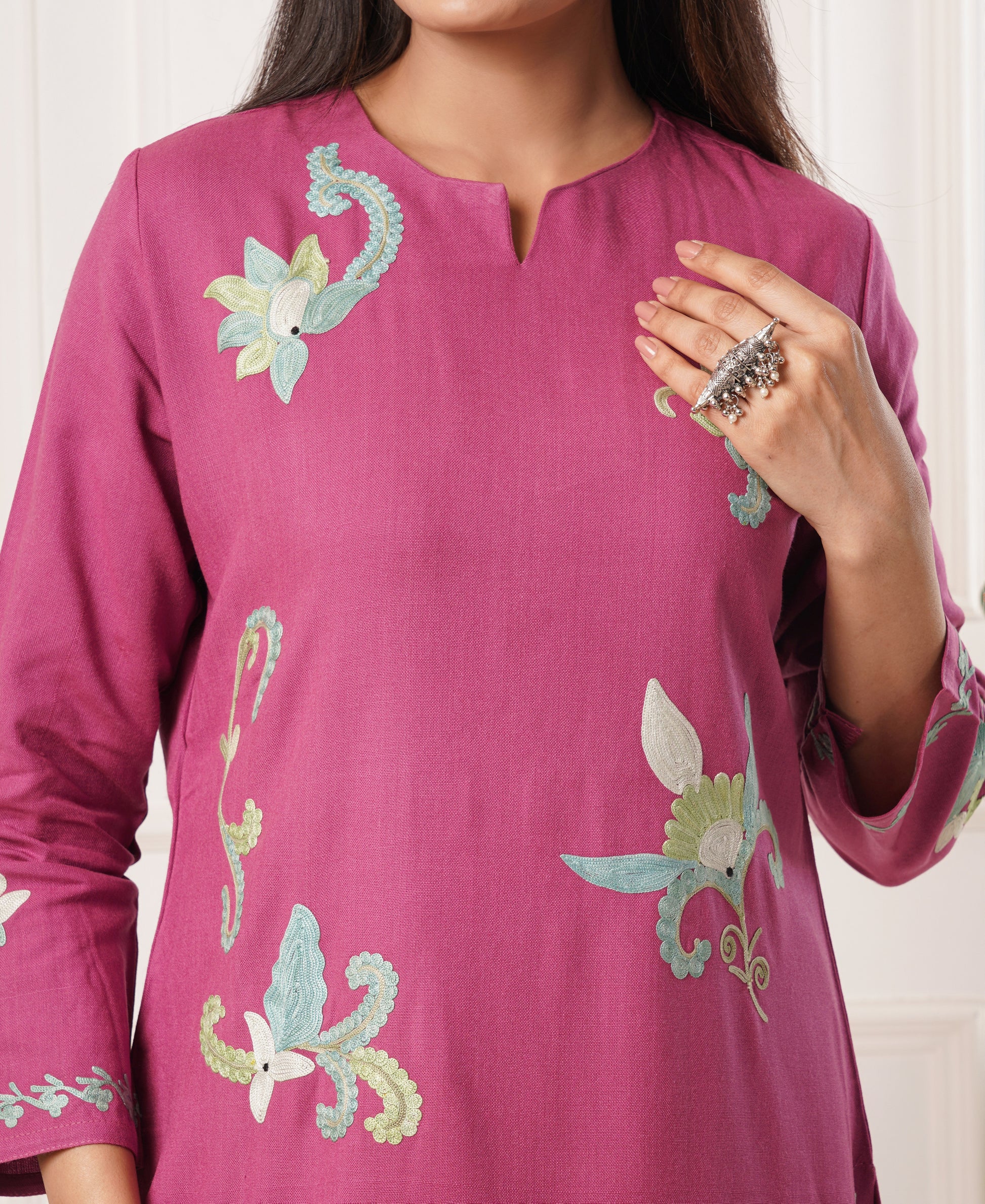 Pure Acro Wool Kashmiri Aari Embroidery Kurti & Pant Set (Pink)