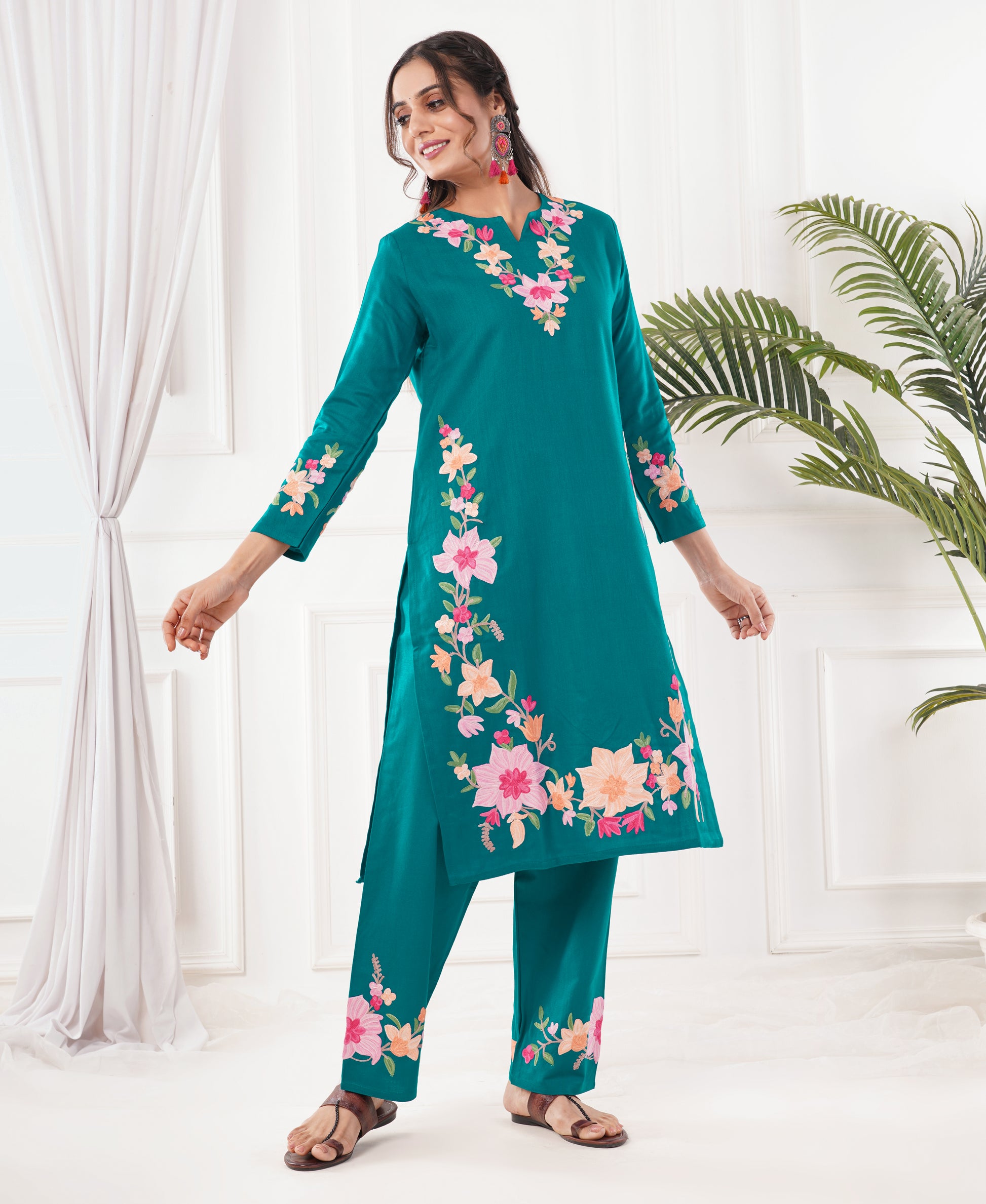 Pure Acro Wool Kashmiri Aari Embroidery Kurti & Pant Set (Rama Green)