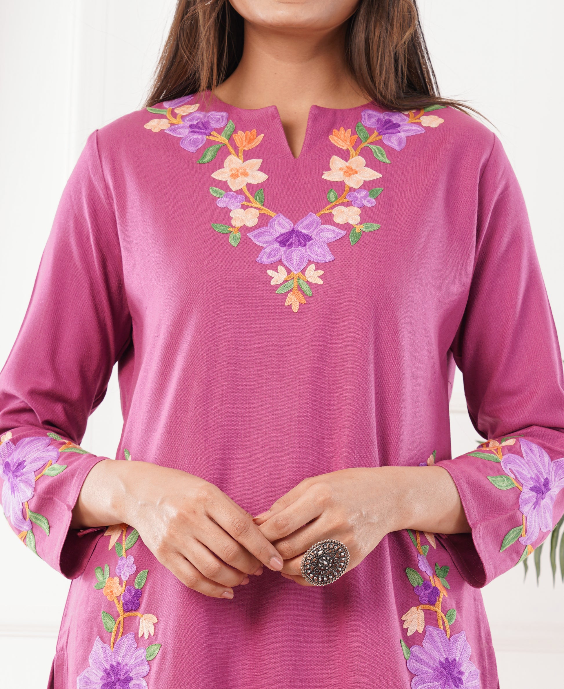 Pure Acro Wool Kashmiri Aari Embroidery Kurti & Pant Set (Pink)