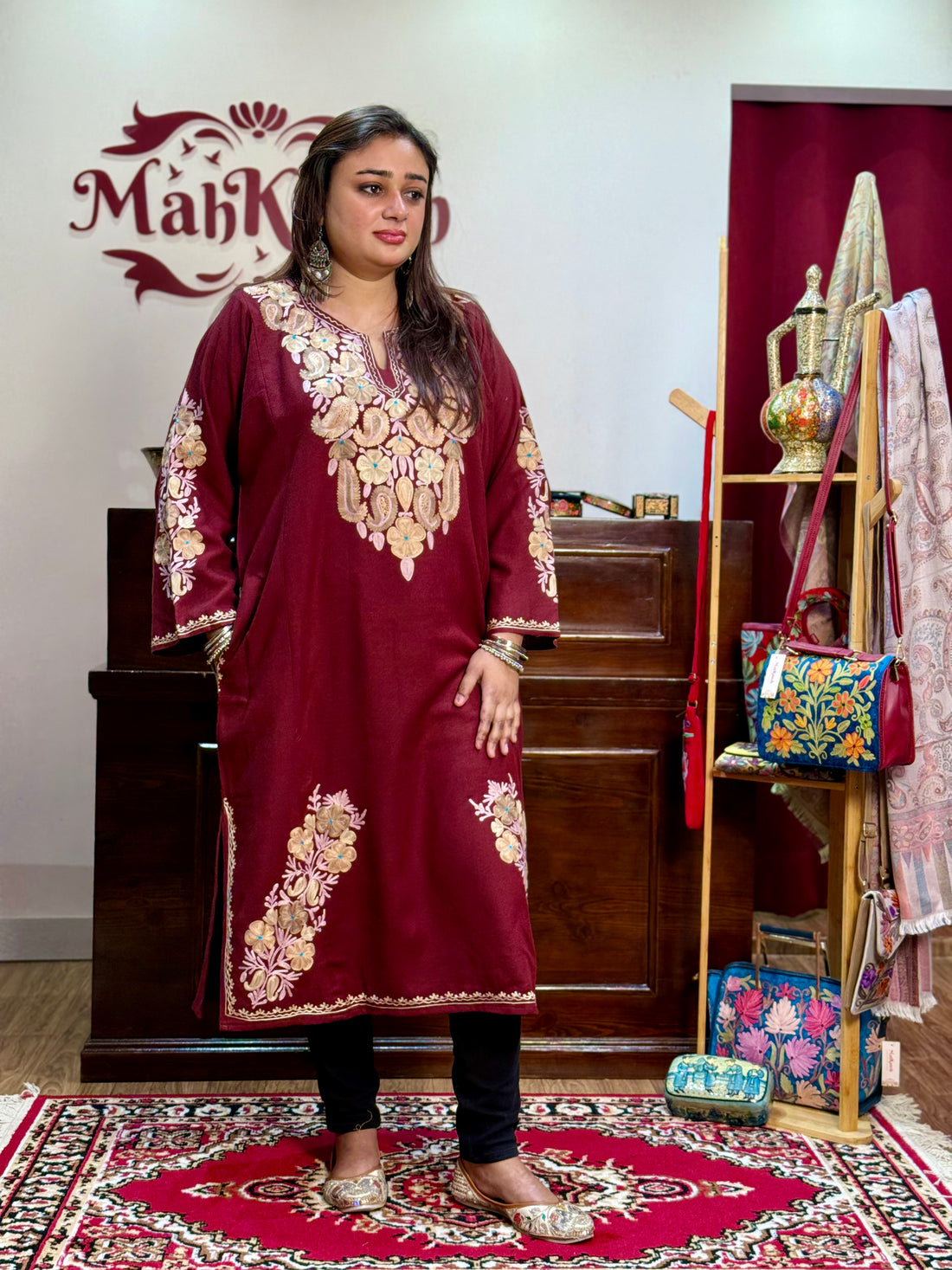 Floral motif kashmiri pheran ( Maroon )