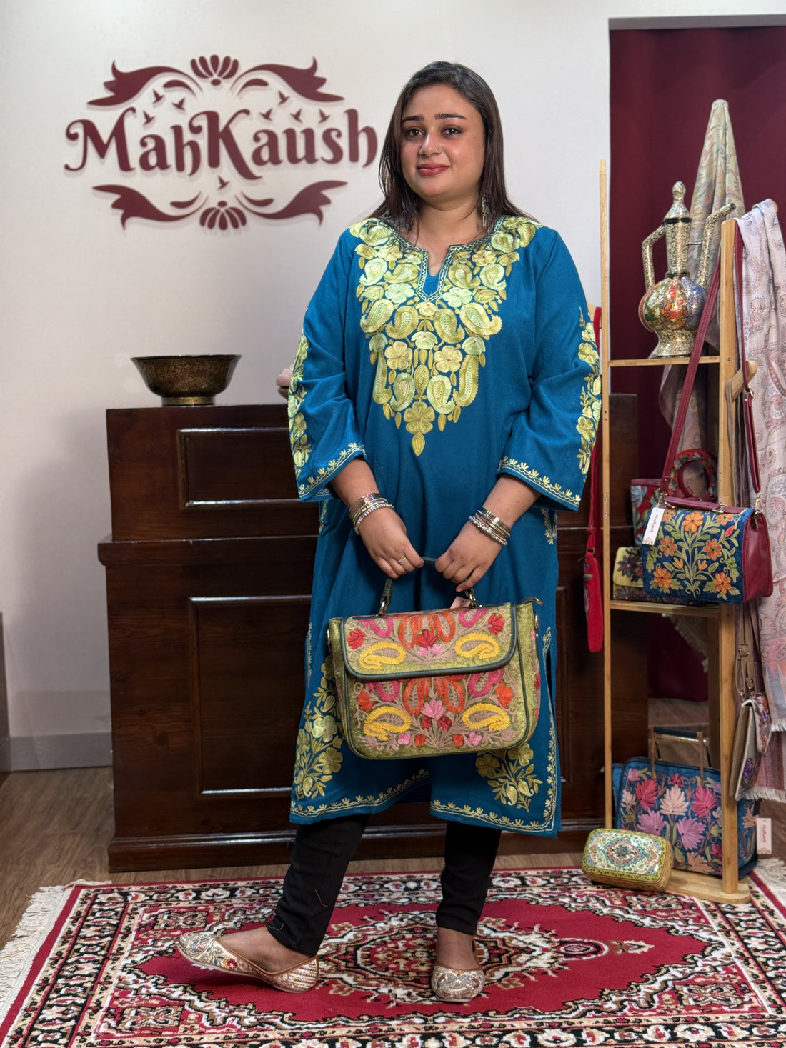 Floral motif kashmiri pheran ( Rama Green )